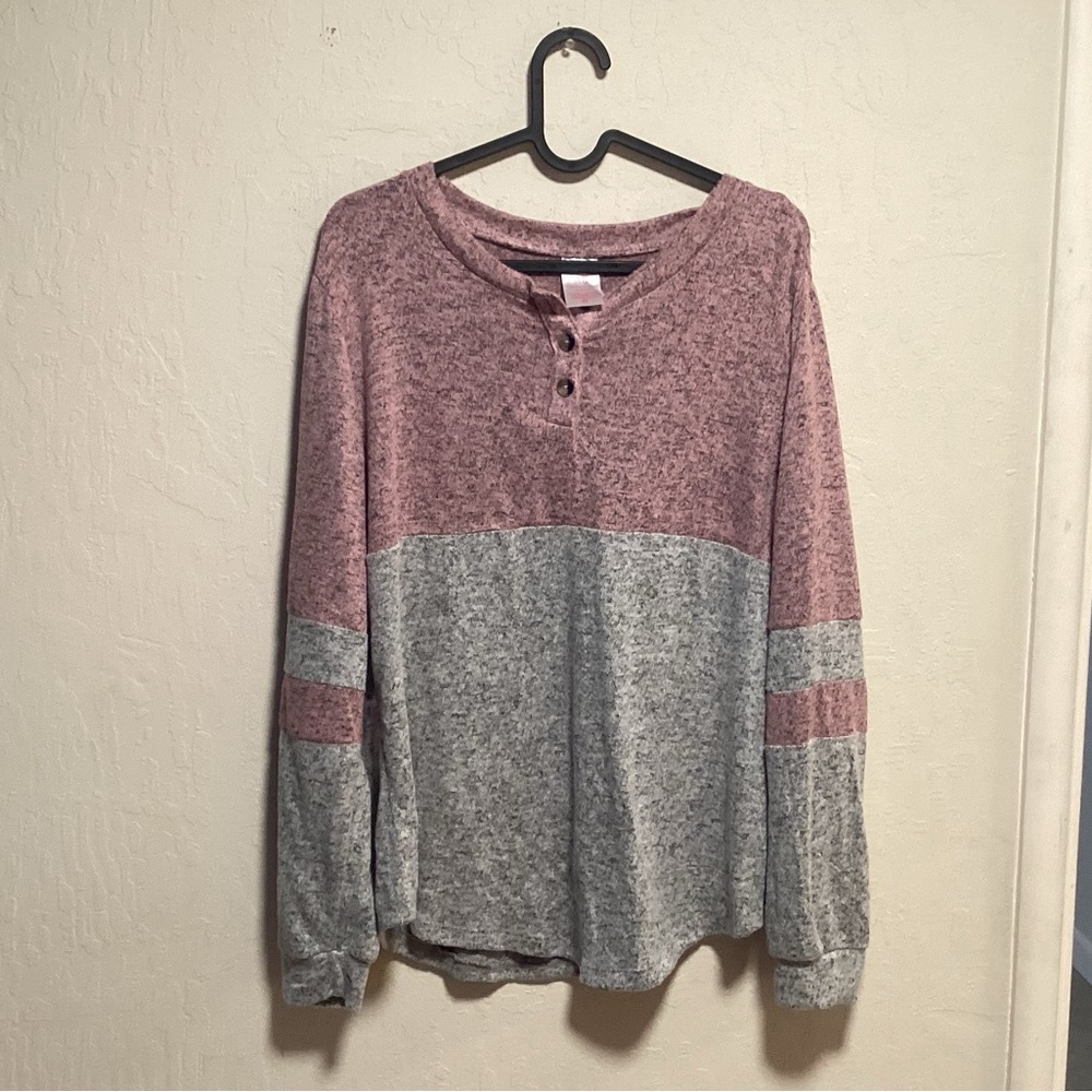 No boundaries brand new pink and grey long sleeve shirt